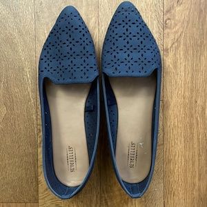 SEYCHELLES Navy blue pointed toe flats in size 10W
